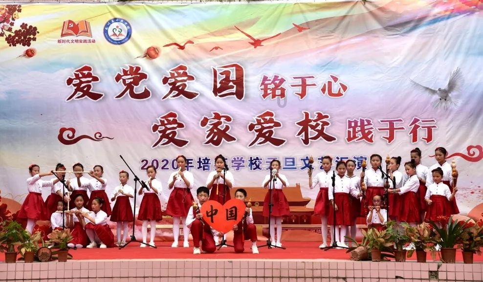 面对导游强制消费时，可以采取哪些拒绝措施？游戏画面